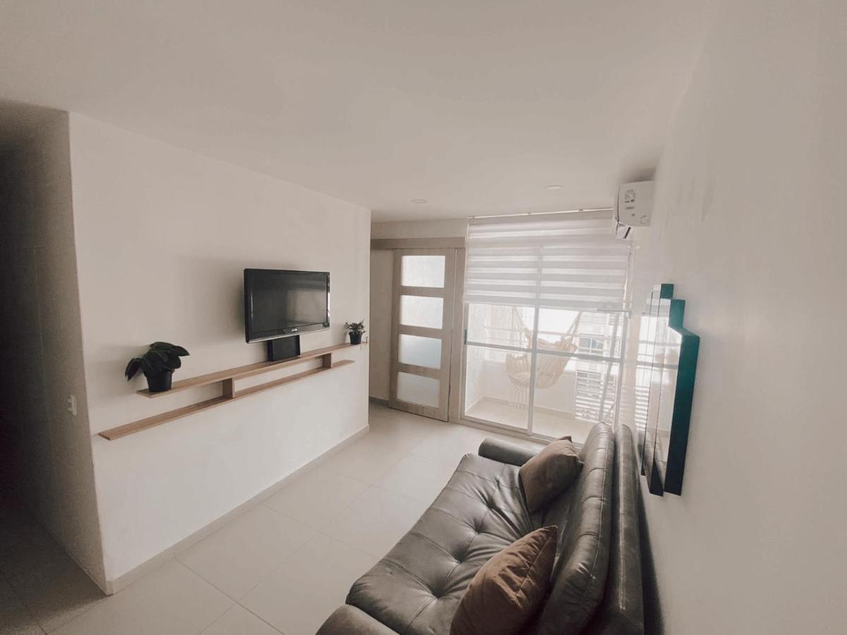 Lovely 2 Bedroom With Pool And Gym Apartment *