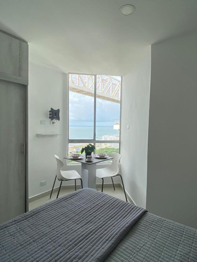 Lovely 2 Bedroom With Pool And Gym Apartment Cartagena