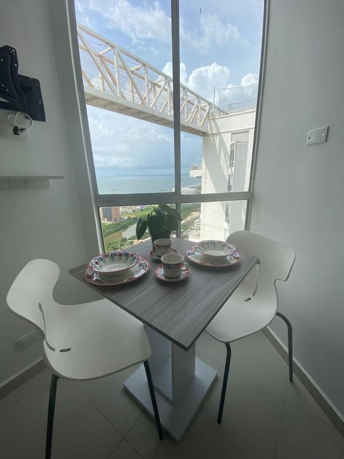 Lovely 2 Bedroom With Pool And Gym Apartment *